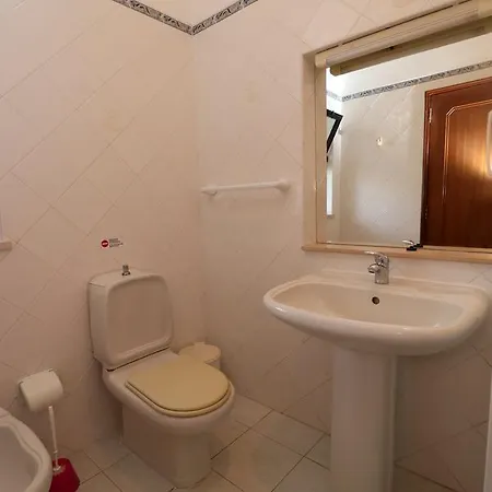 Estela * Албуфейра