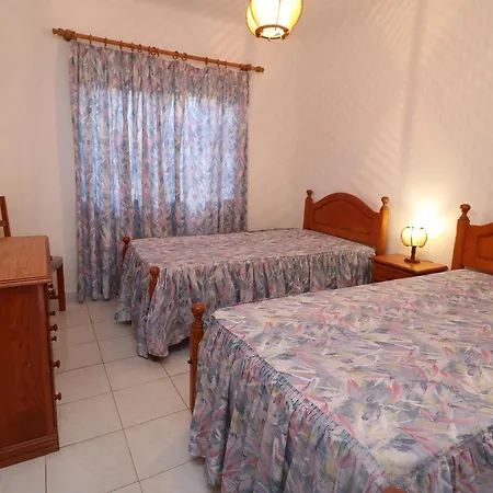 Estela Villa *